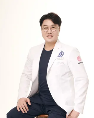 노블성형외과의원 — 업체가 네이버 플레이스에 올린 사진 1