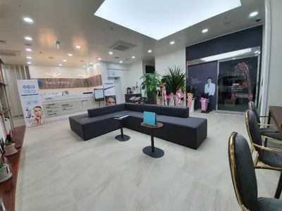 하원호성형외과의원 — 업체가 네이버 플레이스에 올린 사진 2